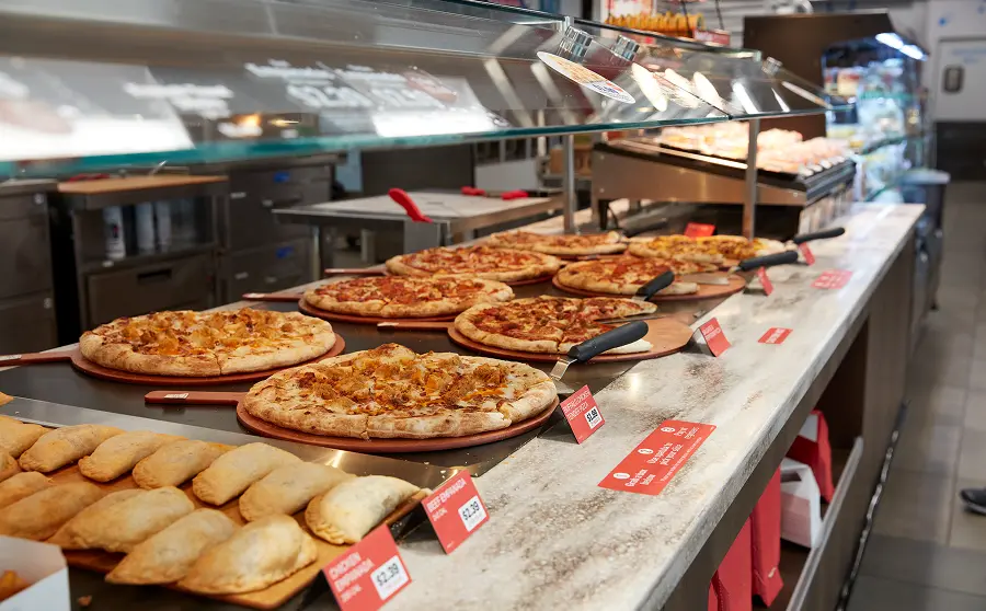 RaceTrac hot bar with pizza